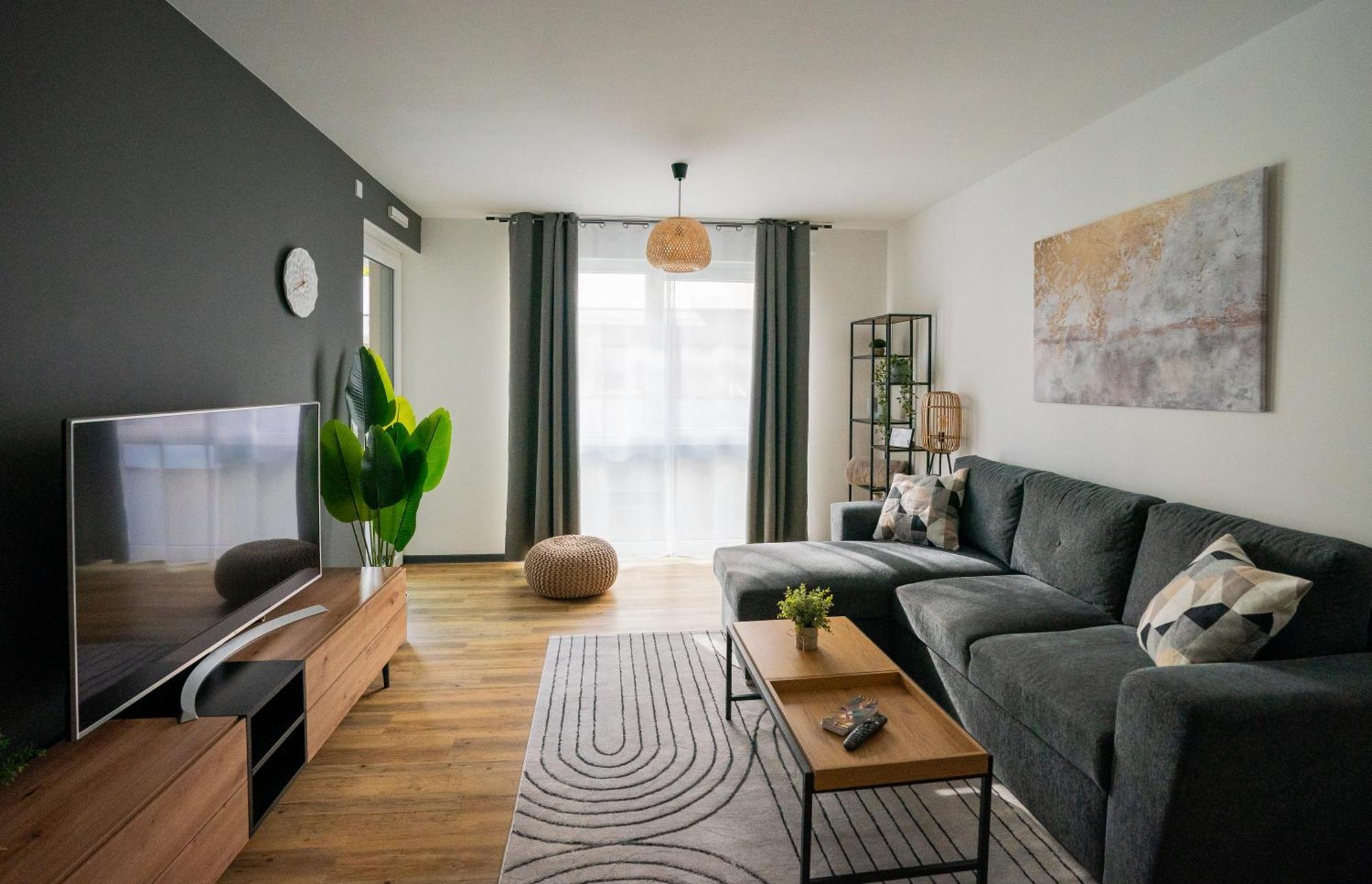 Reitz - Apartment I Zentrale Lage I Stellplatz I 55Qm I 2 Zimmer I Kueche I Bad I Terrasse Bad Hersfeld Eksteriør billede