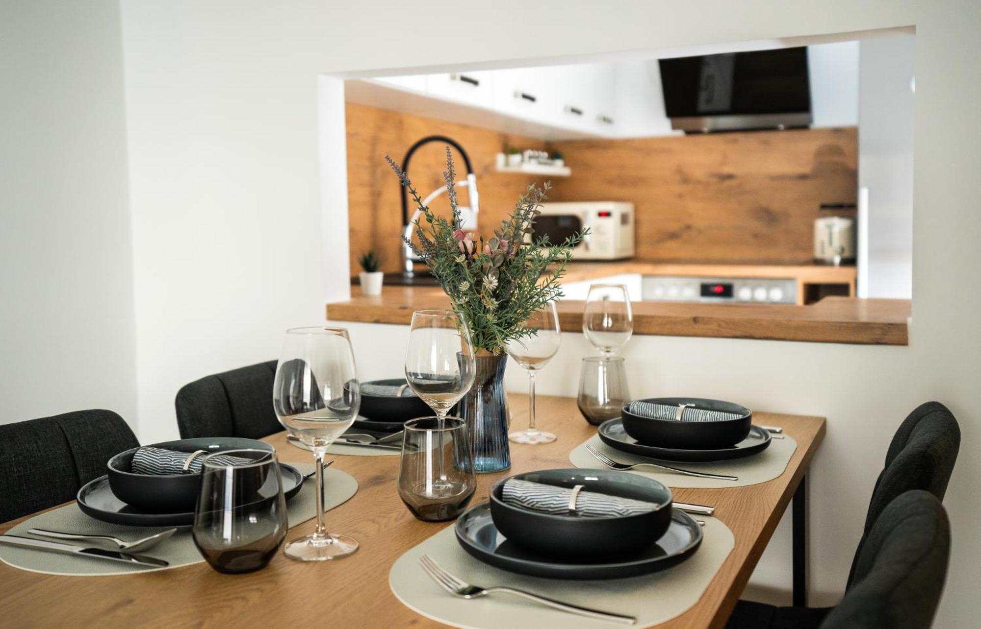 Reitz - Apartment I Zentrale Lage I Stellplatz I 55Qm I 2 Zimmer I Kueche I Bad I Terrasse Bad Hersfeld Eksteriør billede