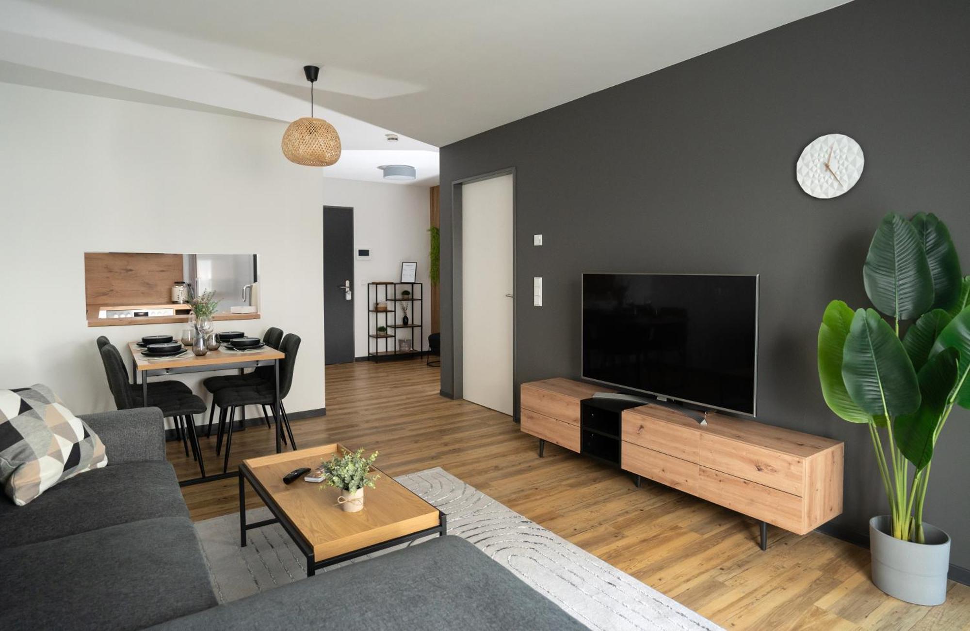 Reitz - Apartment I Zentrale Lage I Stellplatz I 55Qm I 2 Zimmer I Kueche I Bad I Terrasse Bad Hersfeld Eksteriør billede