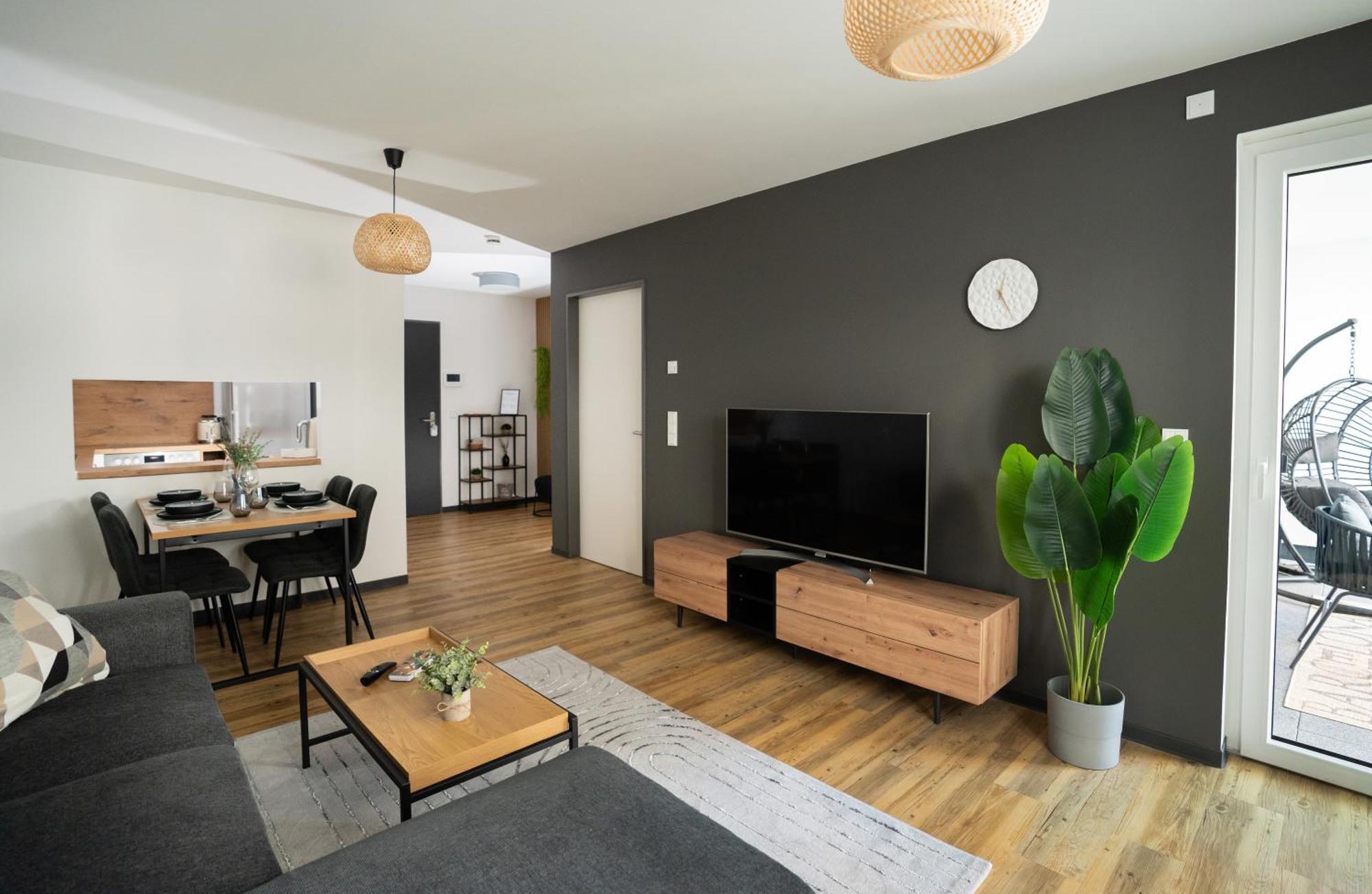 Reitz - Apartment I Zentrale Lage I Stellplatz I 55Qm I 2 Zimmer I Kueche I Bad I Terrasse Bad Hersfeld Eksteriør billede
