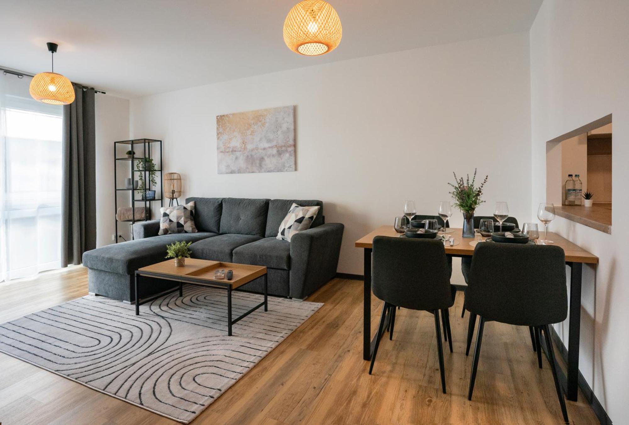 Reitz - Apartment I Zentrale Lage I Stellplatz I 55Qm I 2 Zimmer I Kueche I Bad I Terrasse Bad Hersfeld Eksteriør billede